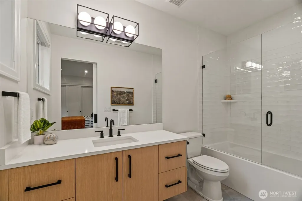 11204 108th Ave NE Kirkland WA 98033