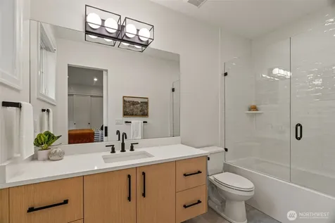 11204 108th Ave NE Kirkland WA 98033