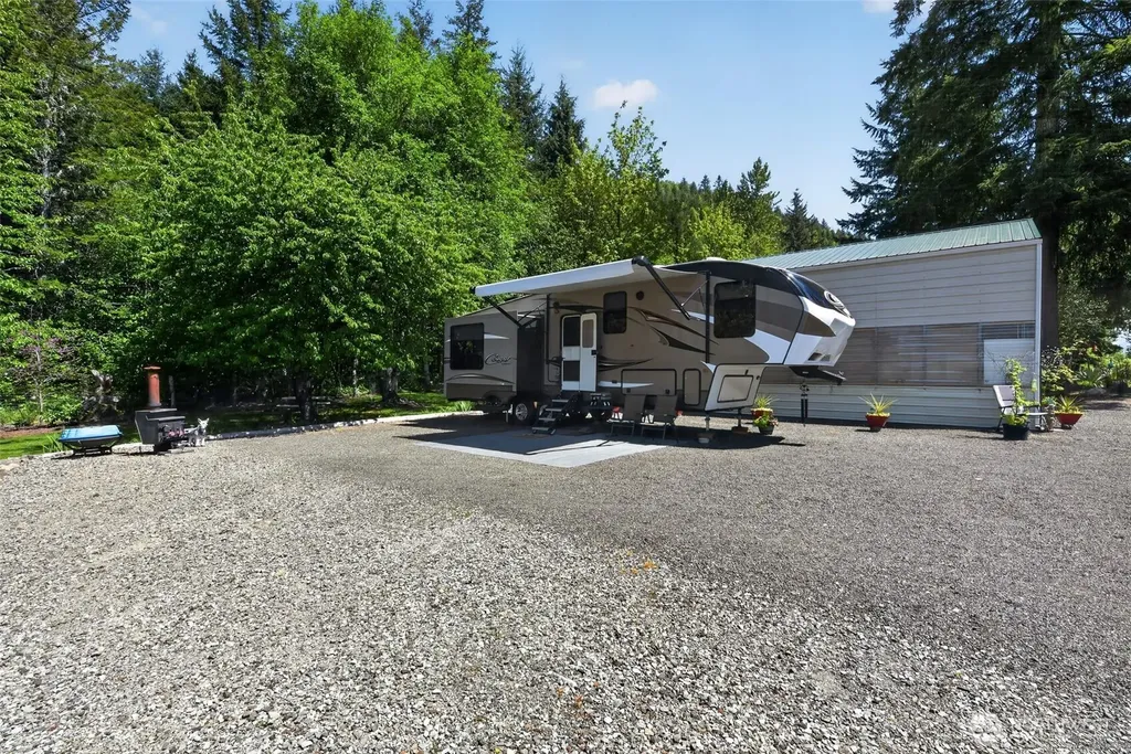 9061 Us Highway 12 Randle WA 98377