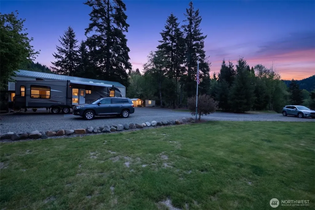 9061 Us Highway 12 Randle WA 98377