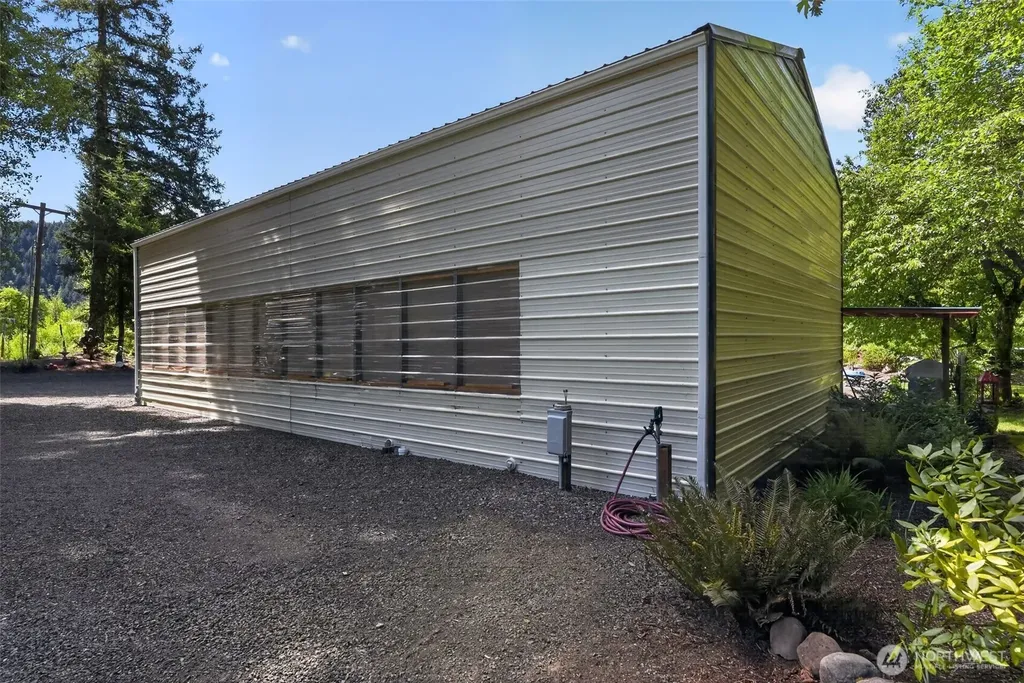 9061 Us Highway 12 Randle WA 98377