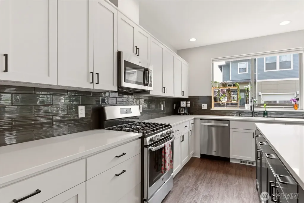 16031 SE 252nd Place Covington WA 98042