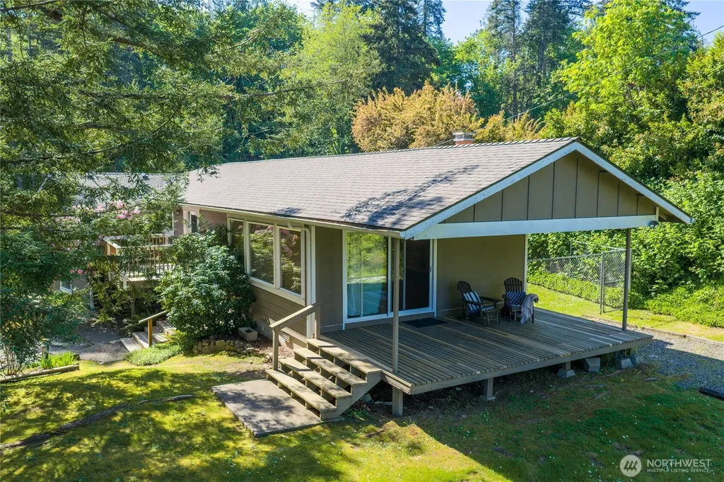 1168 NW Sunlit Lane Bremerton WA 98312
