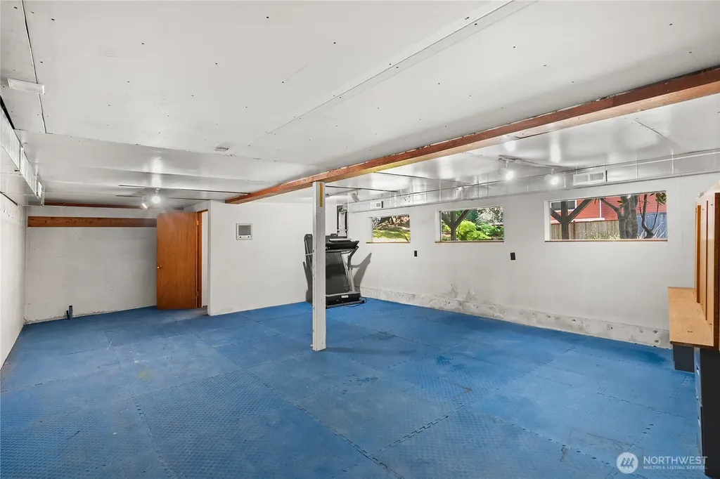 1168 NW Sunlit Lane Bremerton WA 98312