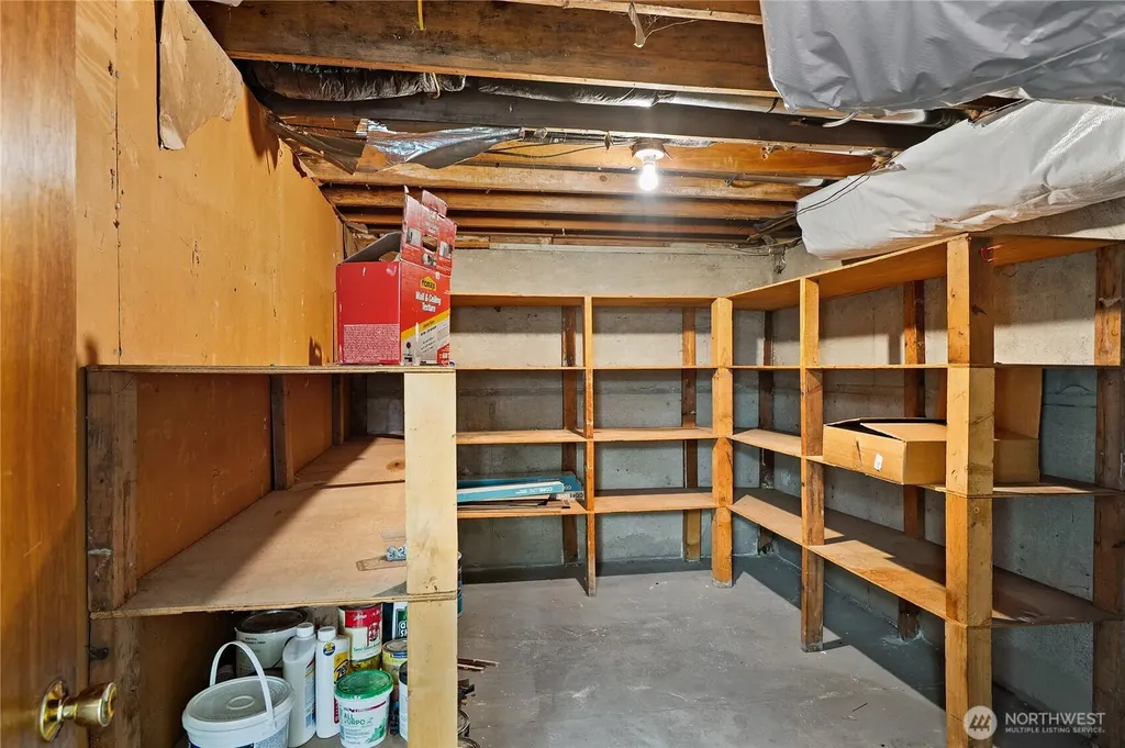 1168 NW Sunlit Lane Bremerton WA 98312