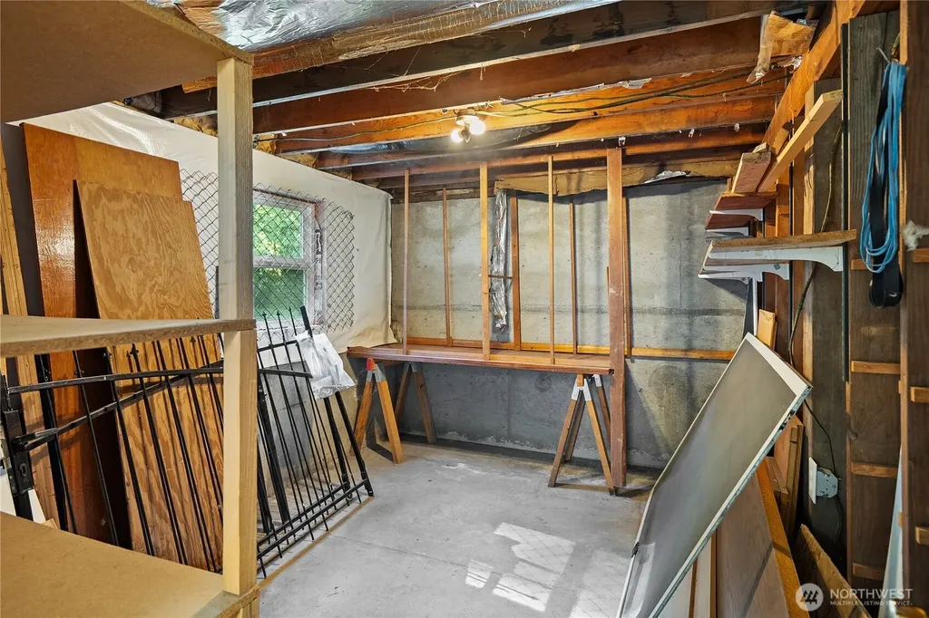 1168 NW Sunlit Lane Bremerton WA 98312
