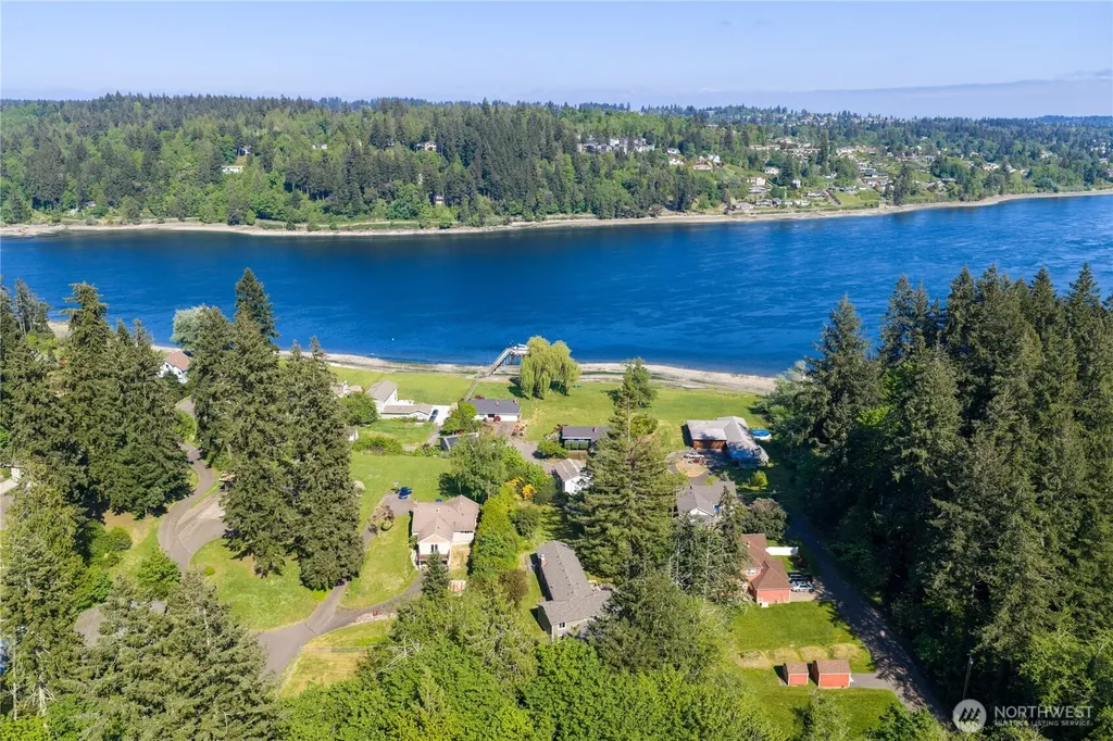 1168 NW Sunlit Lane Bremerton WA 98312