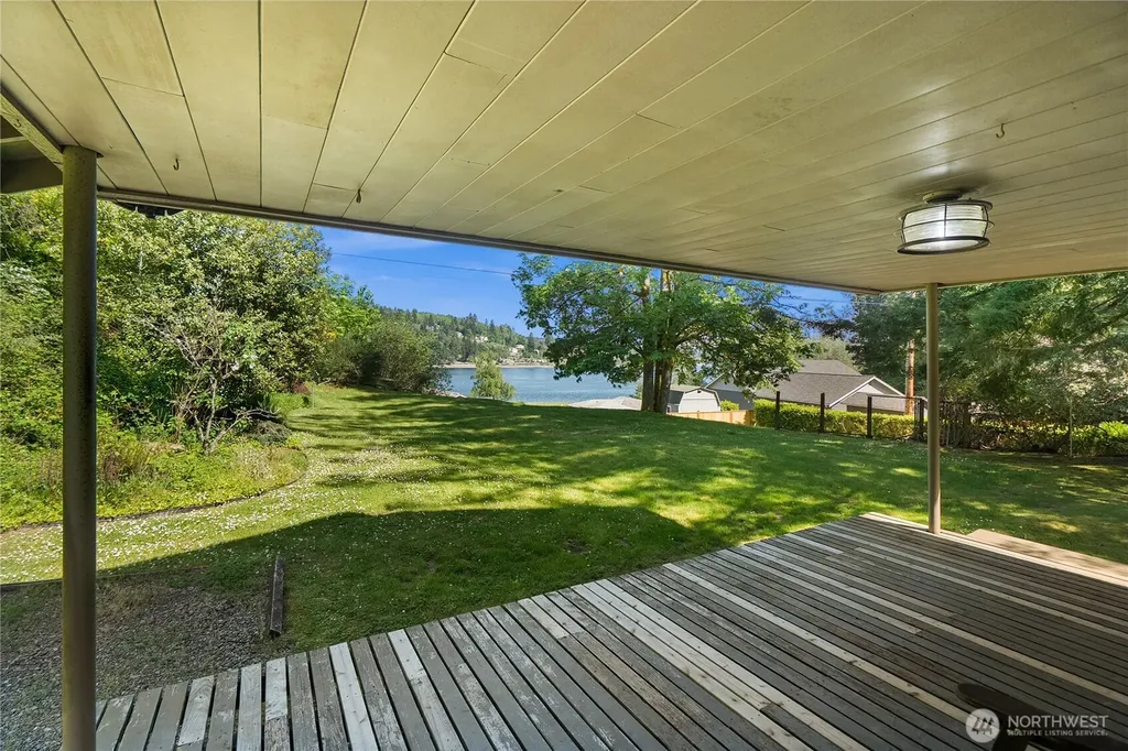 1168 NW Sunlit Lane Bremerton WA 98312