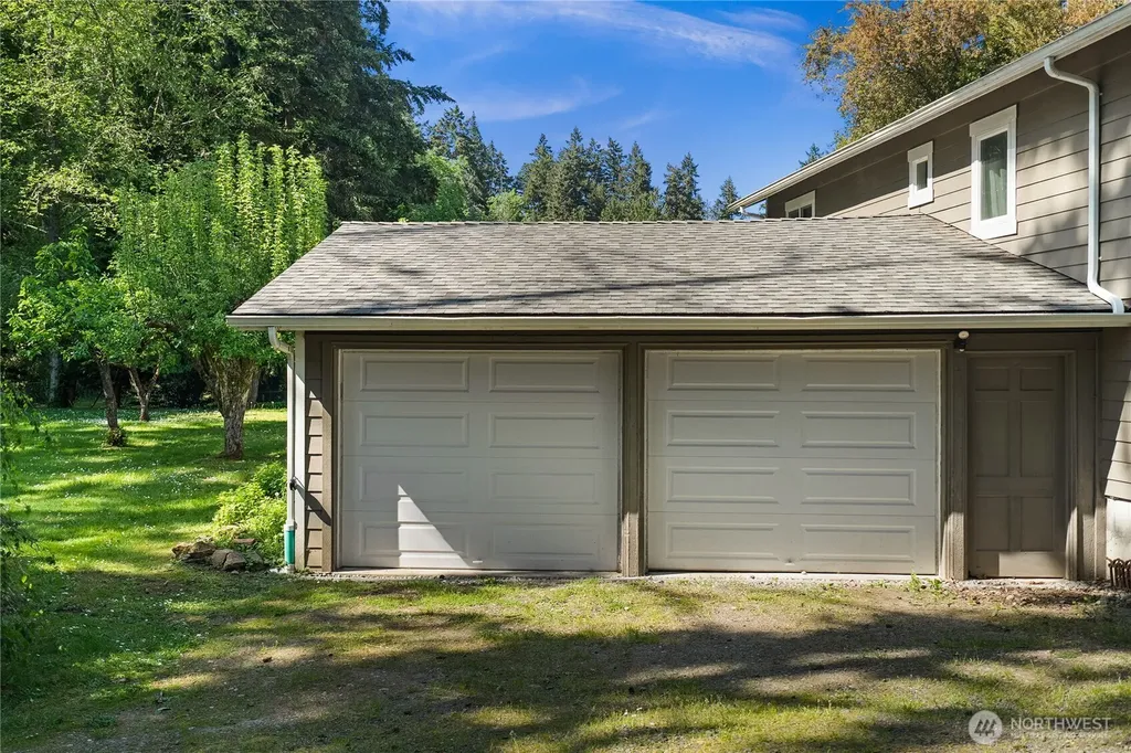 1168 NW Sunlit Lane Bremerton WA 98312