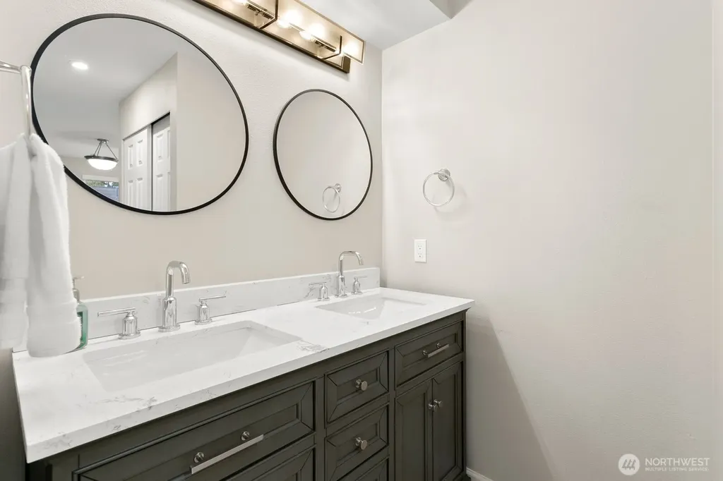 206 W Marilyn Avenue Everett WA 98204