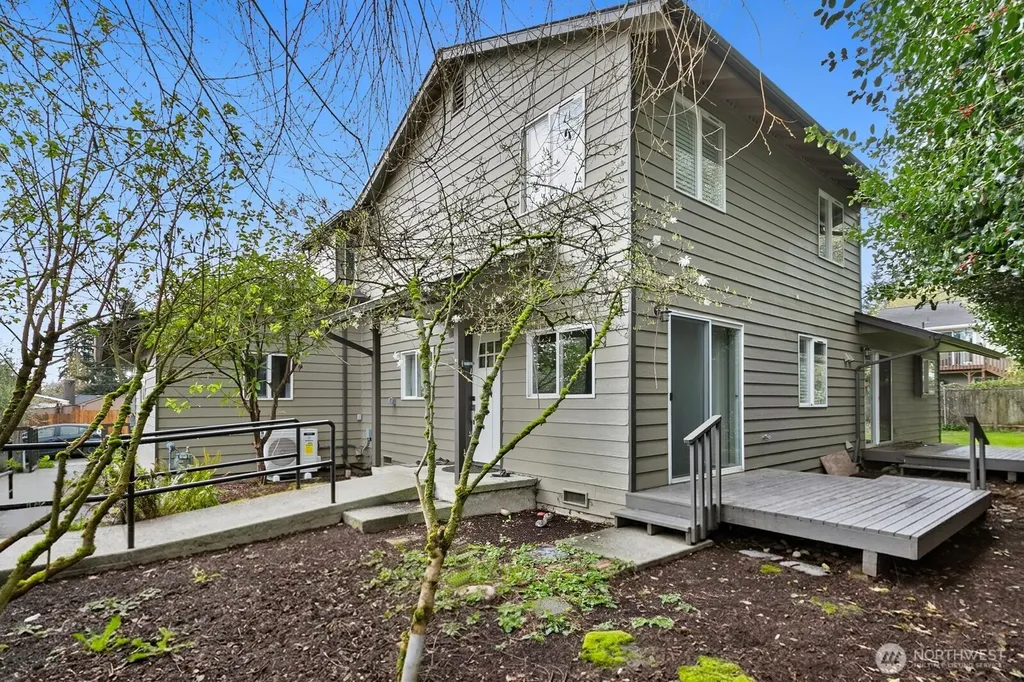 206 W Marilyn Avenue Everett WA 98204