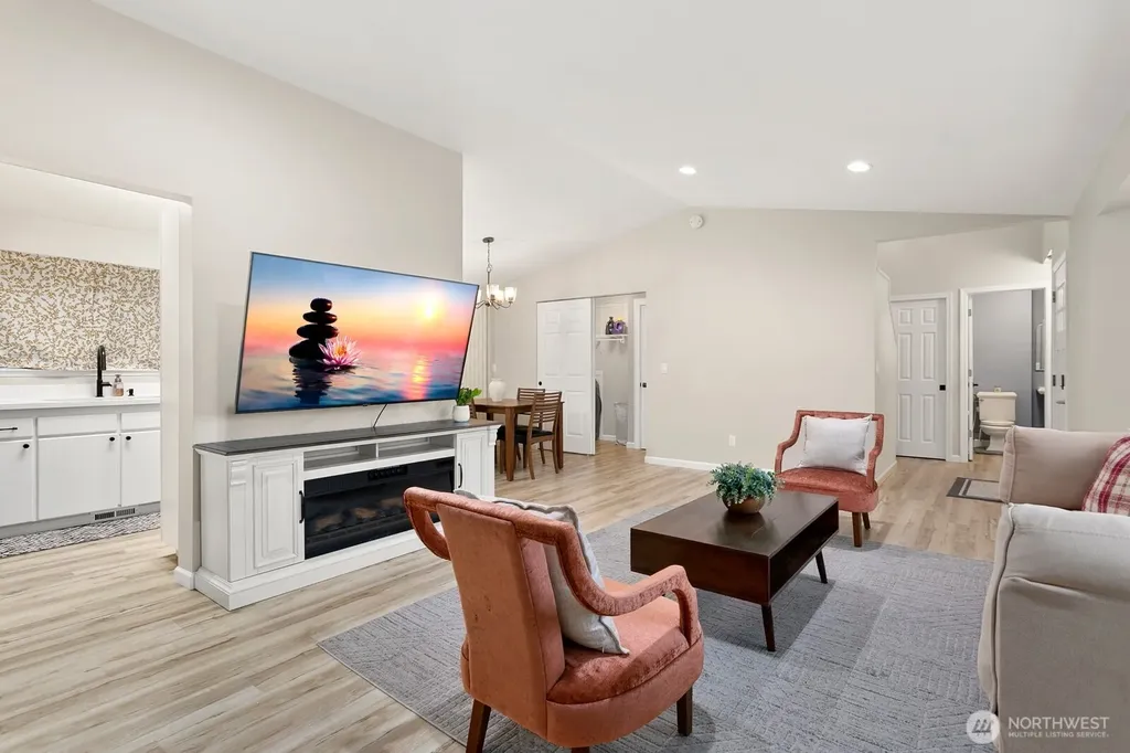 206 W Marilyn Avenue Everett WA 98204