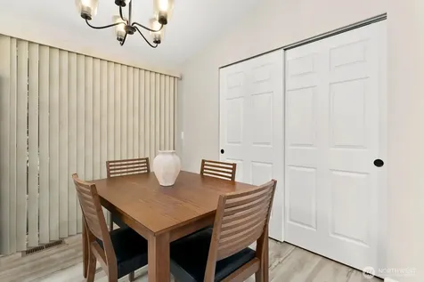 206 W Marilyn Avenue Everett WA 98204