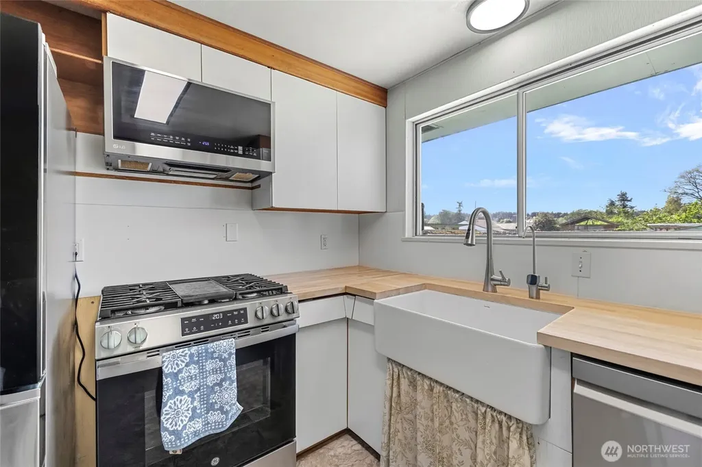 471 SE Glencoe Street Oak Harbor WA 98277