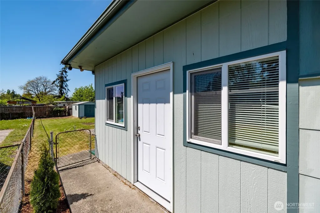 471 SE Glencoe Street Oak Harbor WA 98277