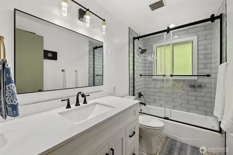 471 SE Glencoe Street Oak Harbor WA 98277