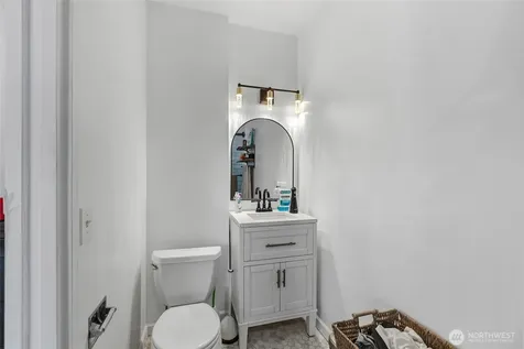 471 SE Glencoe Street Oak Harbor WA 98277