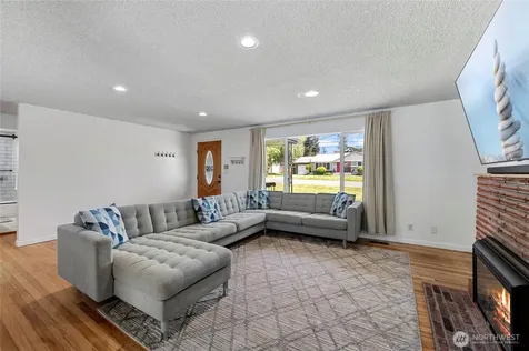 471 SE Glencoe Street Oak Harbor WA 98277
