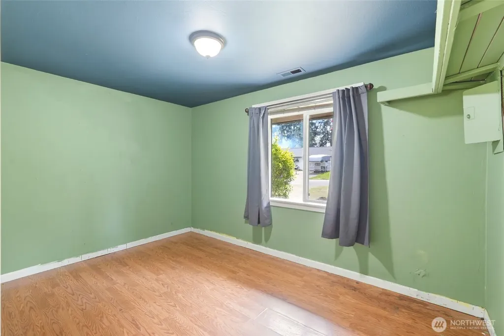 5705 238th Street SW Mountlake Terrace WA 98043