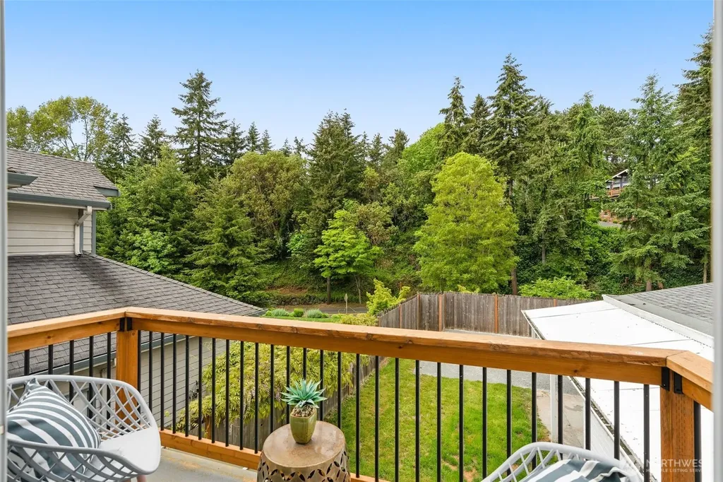 14009 13th Avenue SW Burien WA 98166