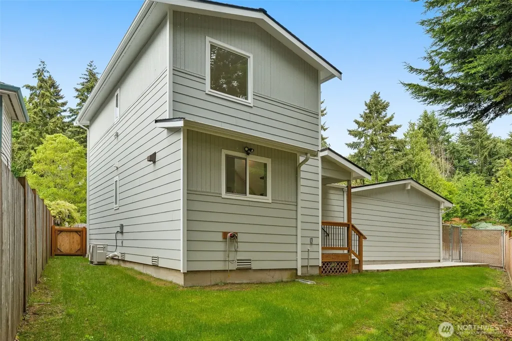 14009 13th Avenue SW Burien WA 98166