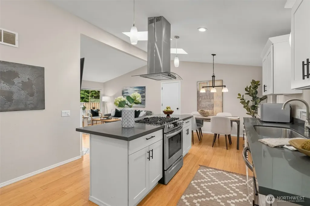 14009 13th Avenue SW Burien WA 98166