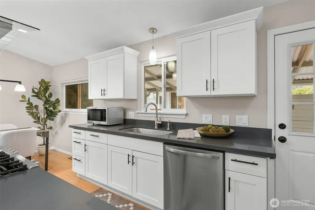 14009 13th Avenue SW Burien WA 98166