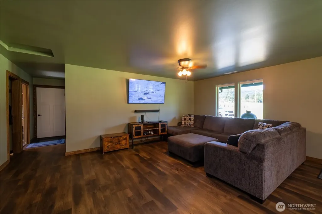 3452 State Route 508 Onalaska WA 98570