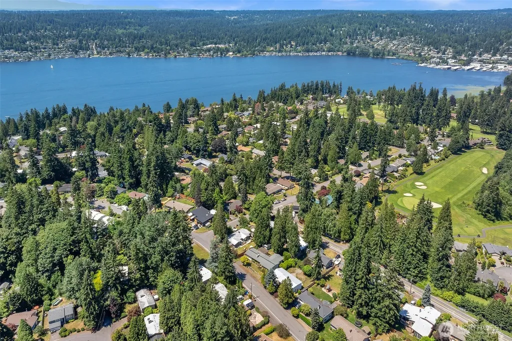 6505 NE Arrowhead Drive Kenmore WA 98028