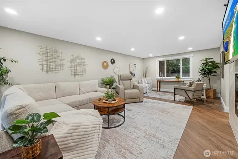 6505 NE Arrowhead Drive Kenmore WA 98028