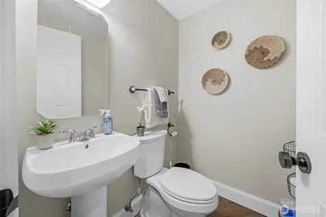 6505 NE Arrowhead Drive Kenmore WA 98028