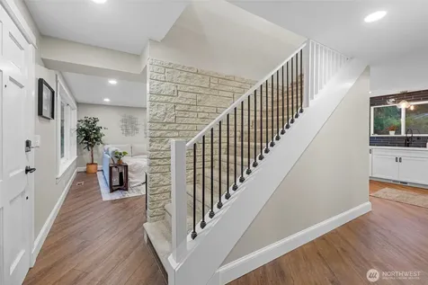 6505 NE Arrowhead Drive Kenmore WA 98028