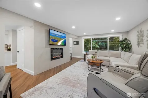 6505 NE Arrowhead Drive Kenmore WA 98028