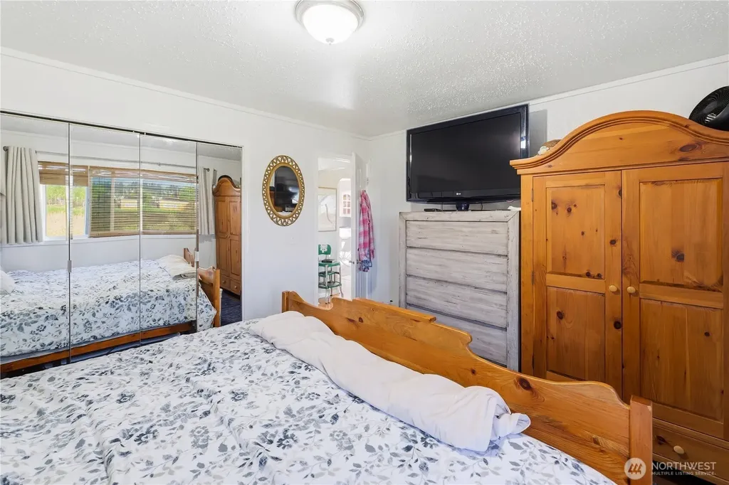 2016 E 63rd Avenue Fife WA 98424
