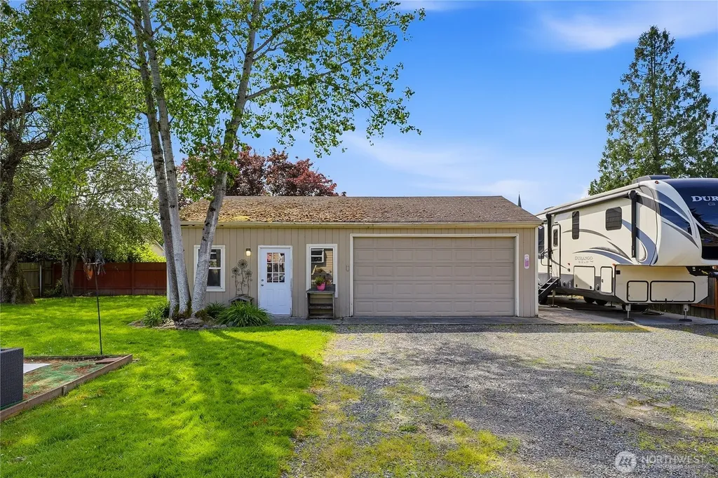 2016 E 63rd Avenue Fife WA 98424