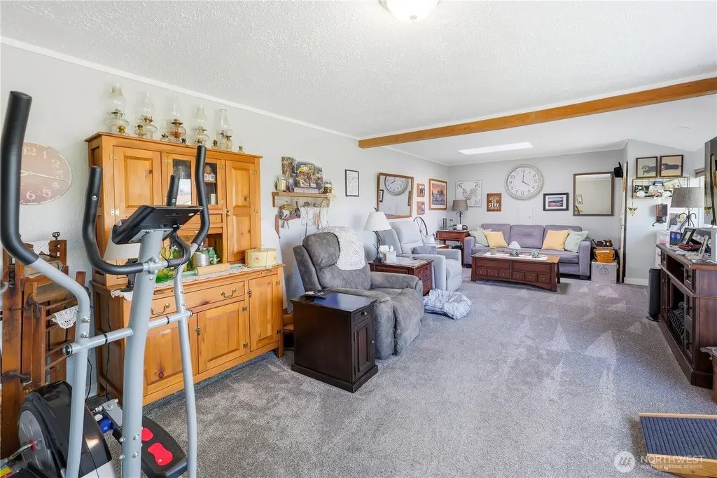 2016 E 63rd Avenue Fife WA 98424
