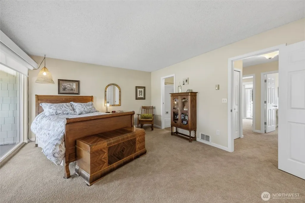22711 Lakeview Drive Mountlake Terrace WA 98043