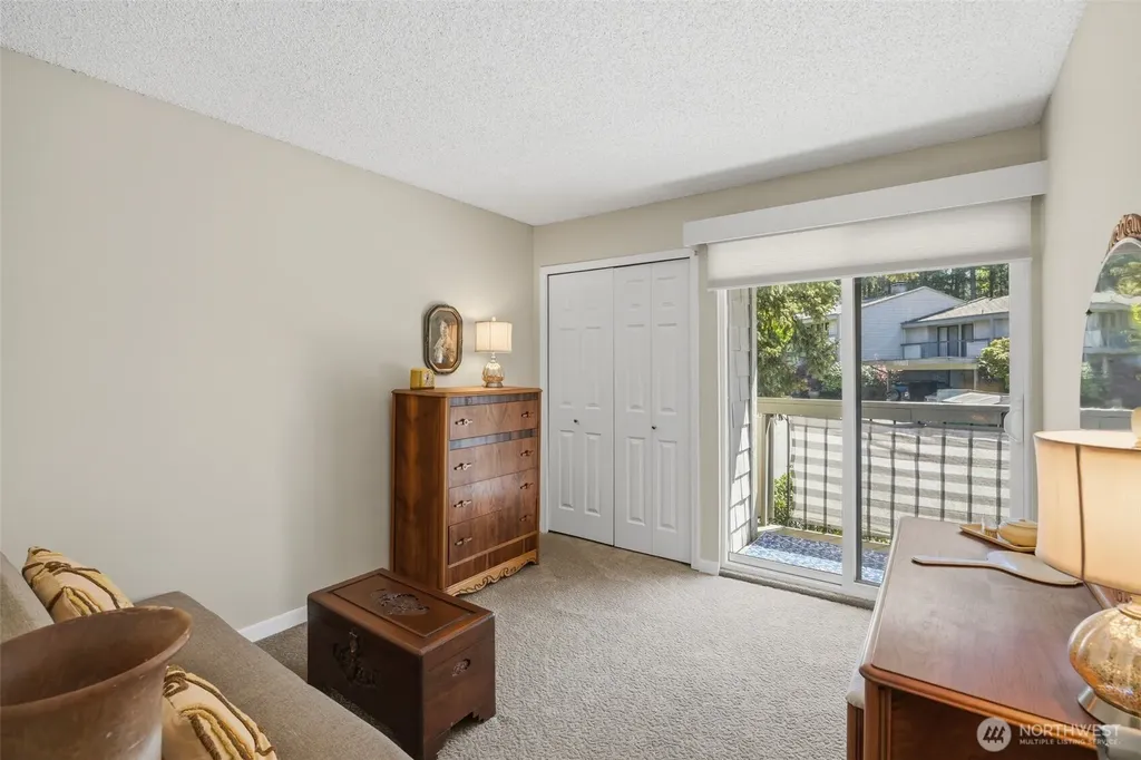 22711 Lakeview Drive Mountlake Terrace WA 98043