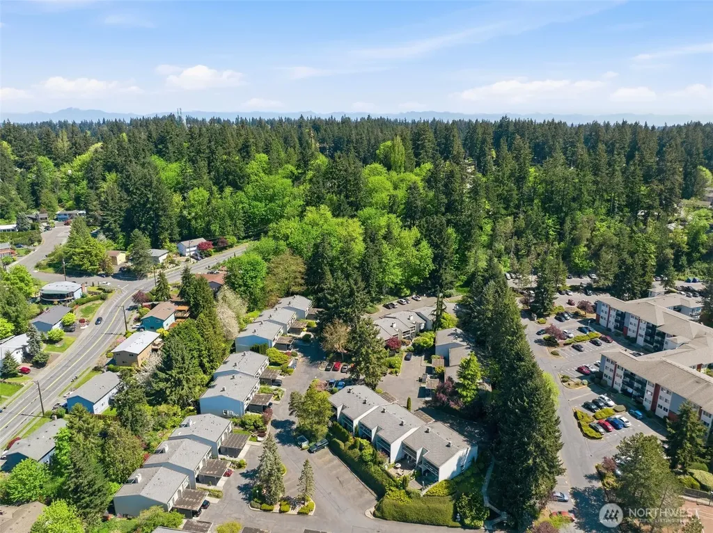 22711 Lakeview Drive Mountlake Terrace WA 98043