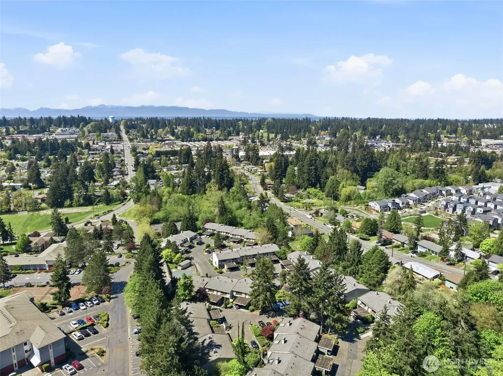 22711 Lakeview Drive Mountlake Terrace WA 98043