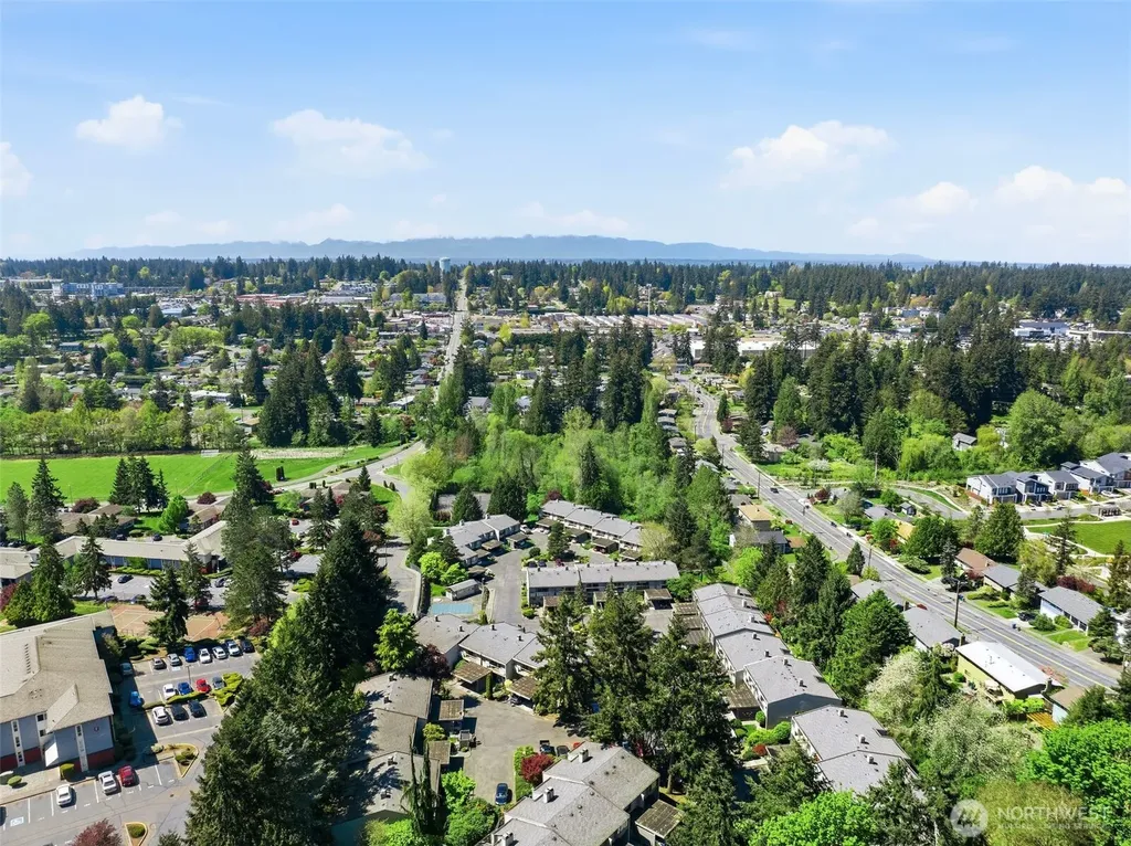 22711 Lakeview Drive Mountlake Terrace WA 98043