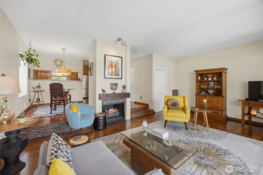 22711 Lakeview Drive Mountlake Terrace WA 98043