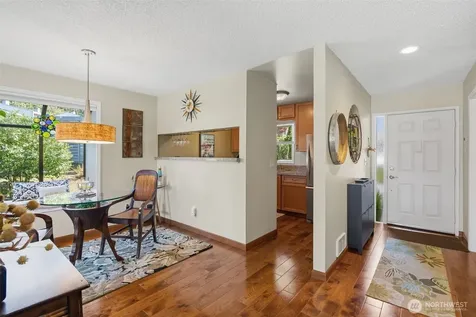 22711 Lakeview Drive Mountlake Terrace WA 98043