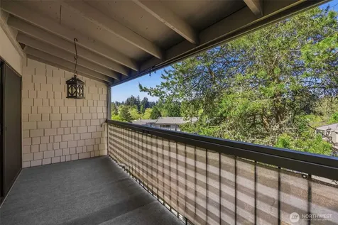 22711 Lakeview Drive Mountlake Terrace WA 98043