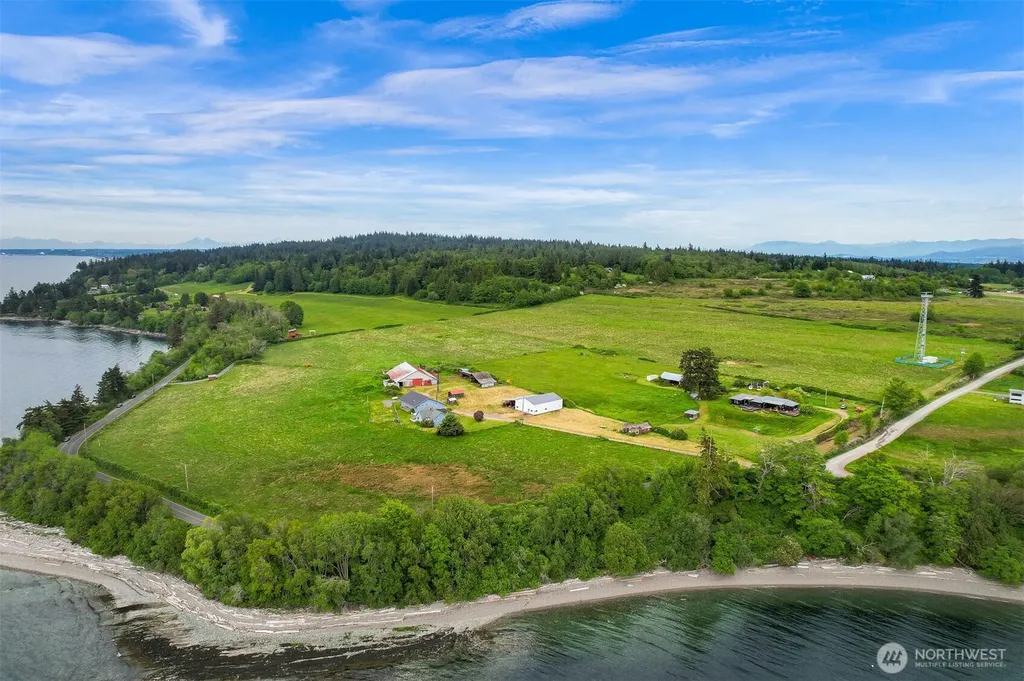 2233 W Shore Drive Lummi Island WA 98262