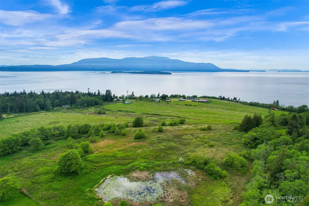 2233 W Shore Drive Lummi Island WA 98262