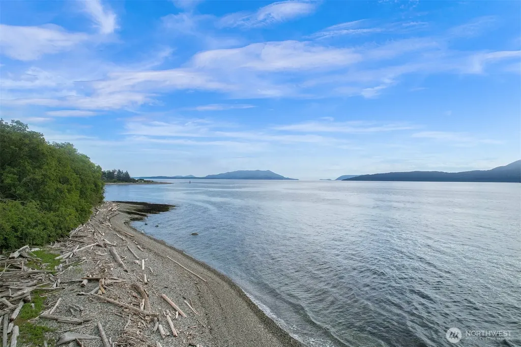 2233 W Shore Drive Lummi Island WA 98262