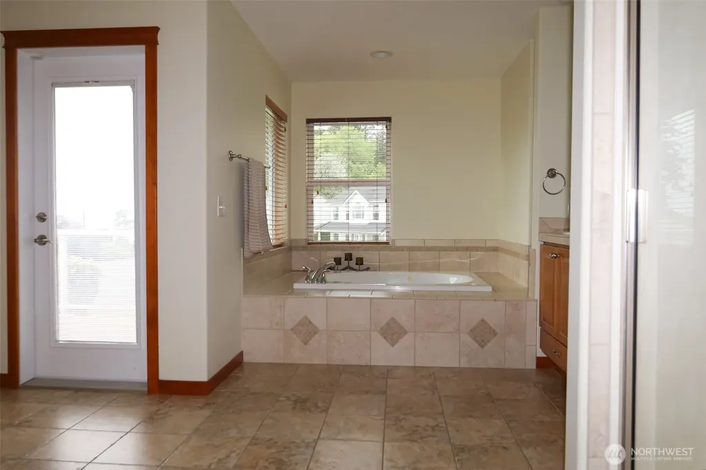 2290 Seaside Drive Blaine WA 98230