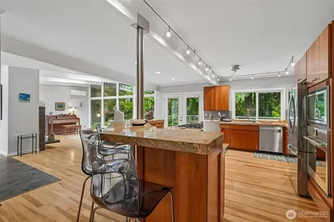 2646 109 Place NE Bellevue WA 98004