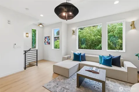 4517 35th Avenue S Seattle WA 98118